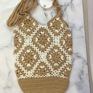 NWT Urban Originals Crochet Tote Bag in Tan and White